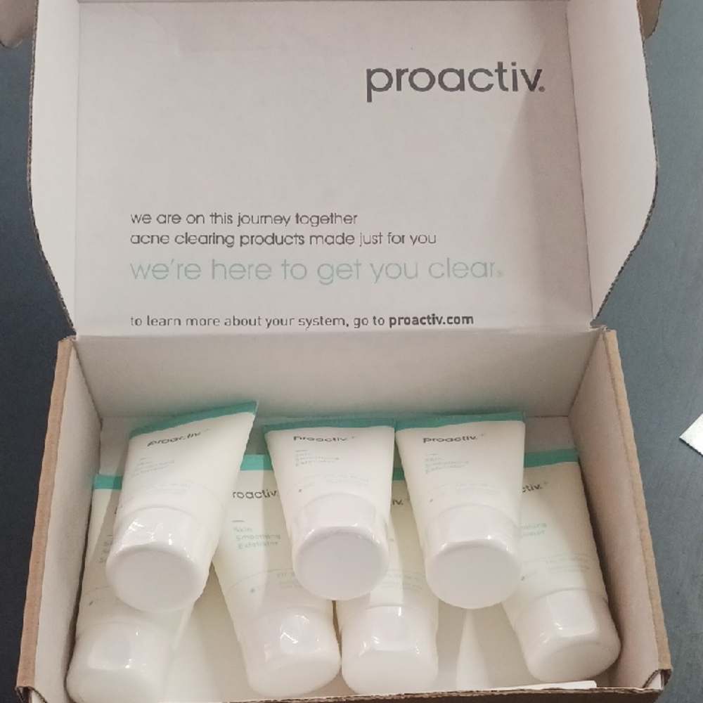 Proactiv Acne Treatment Kit - White and Green
